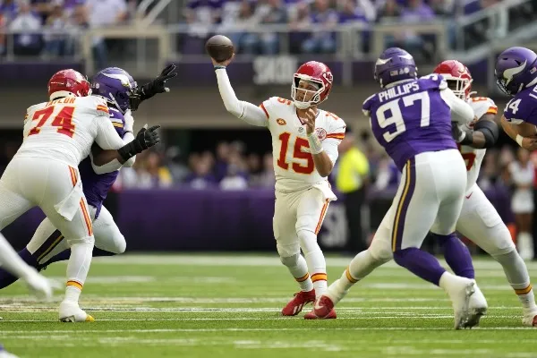 AP Mahomes lideró el triunfo de Kansas City