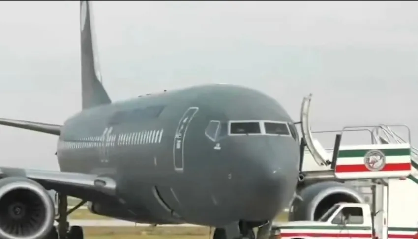 CAPTURA DE PANTALLA: TWITTER El avión que despegó en el AIFA