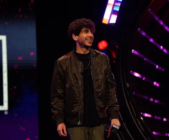 TWITTER @TonyKhan El empresario confirmó la pelea