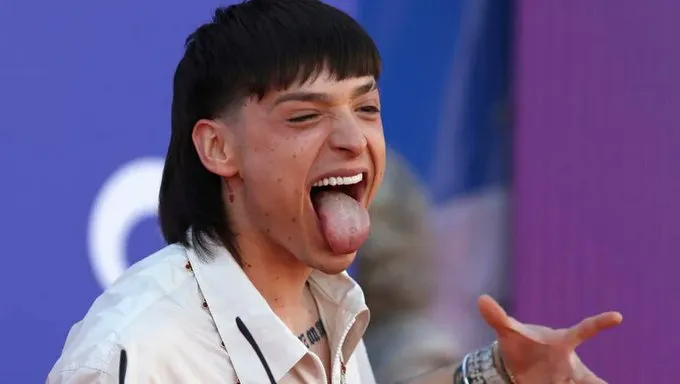 AP Peso Pluma la sigue rompiendo