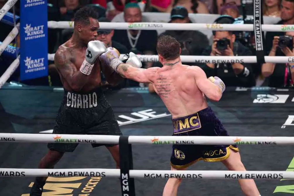 MEXSPORT Canelo durante su pelea con Jermell Charlo