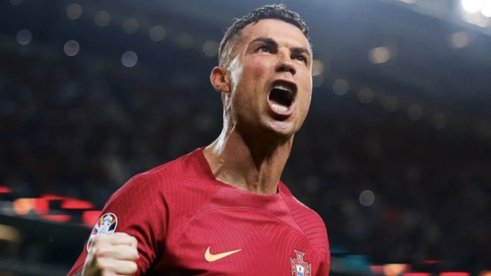TWITTER: @selecaoportugal Ronaldo celebra uno de sus dos goles