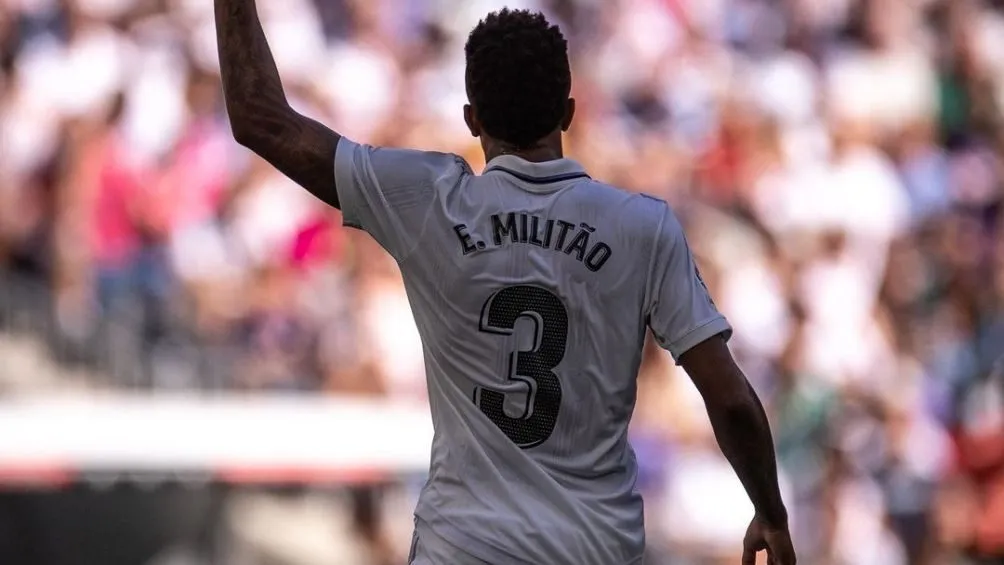 AP Eder Militao en un partido del Real Madrid