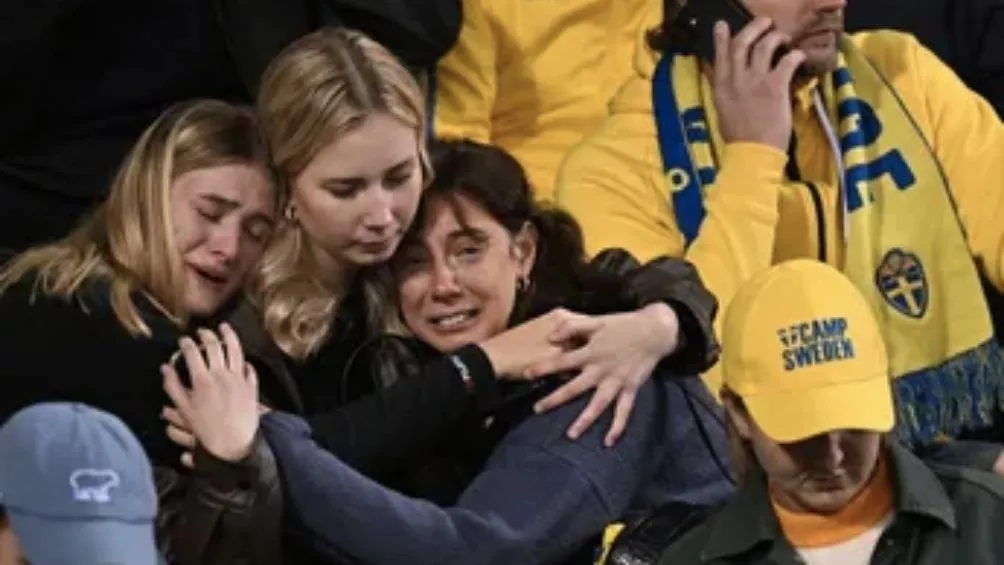 AP Aficionados suecos durante el ataque