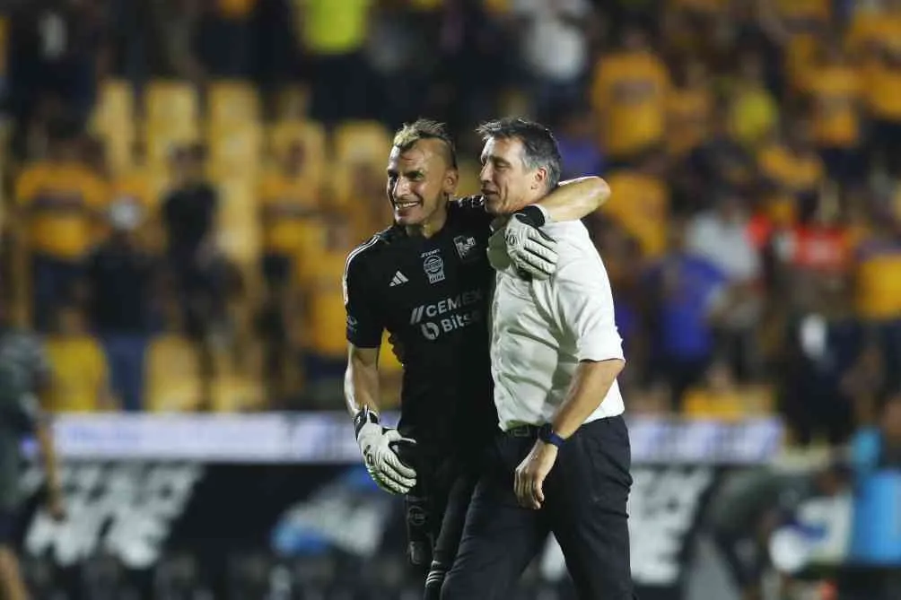 MEXSPORT Siboldi y Nahuel Guzmán tras la victoria en el Clásico regio