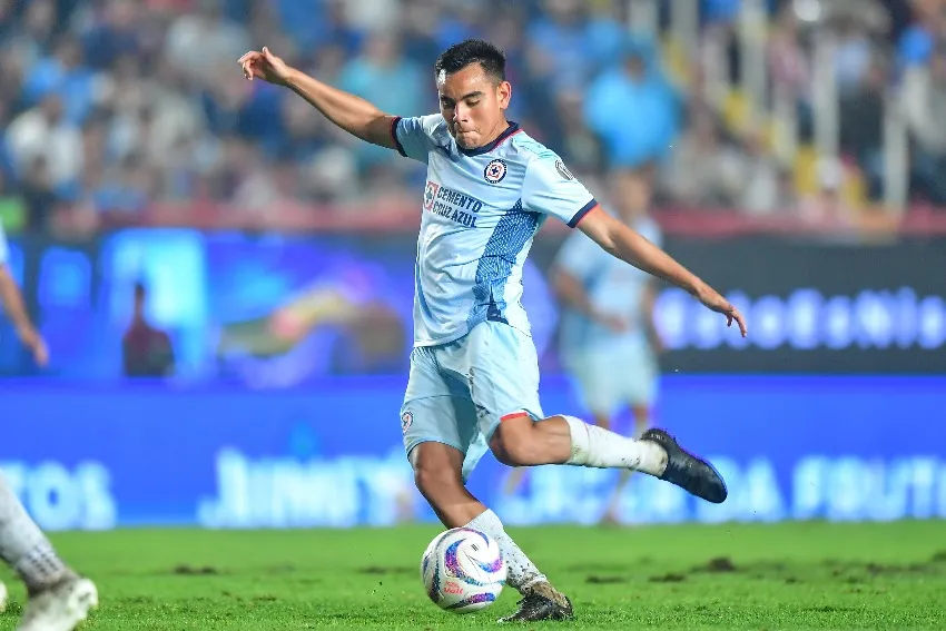 MEXSPORT Charly Rodríguez en un partido de Cruz Azul