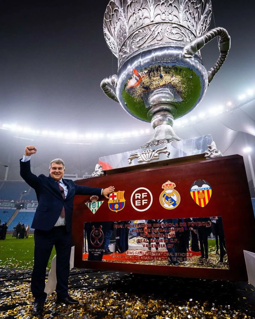 @JoanLaportaFCB Laporta en la Supercopa de España de 2023