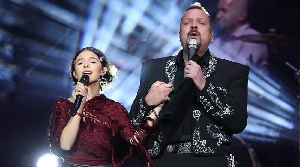 INSTAGRAM Ángela Aguilar junto a Pepe Agular