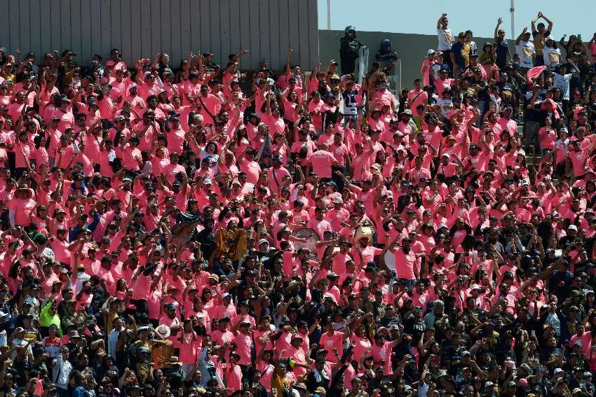 MEXSPORT Afición de Pumas en el juego ante Monterrey