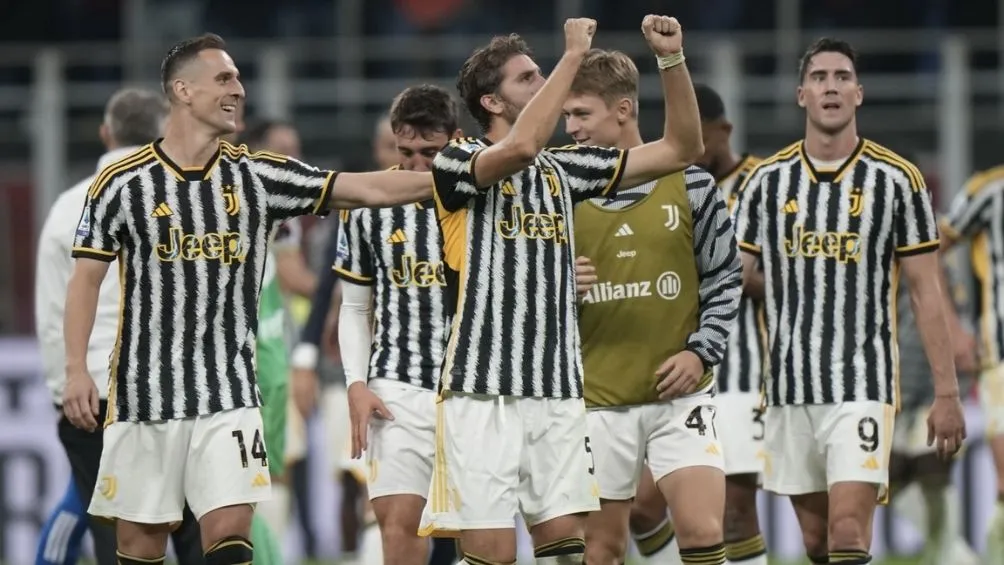 AP Locatellli celebra el gol con el que la Juve se llevó los tres puntos