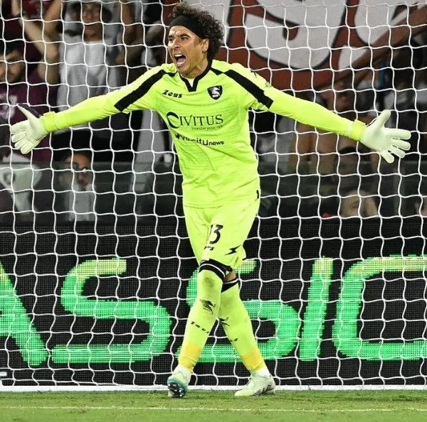 Instagram @yosoy8a Ochoa fue suplente por primera vez esta temporada en la Serie A