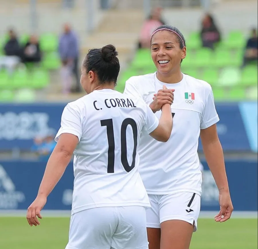 INSTAGRAM: @miseleccionfem Charlyn Corral entró de cambio y metió gol