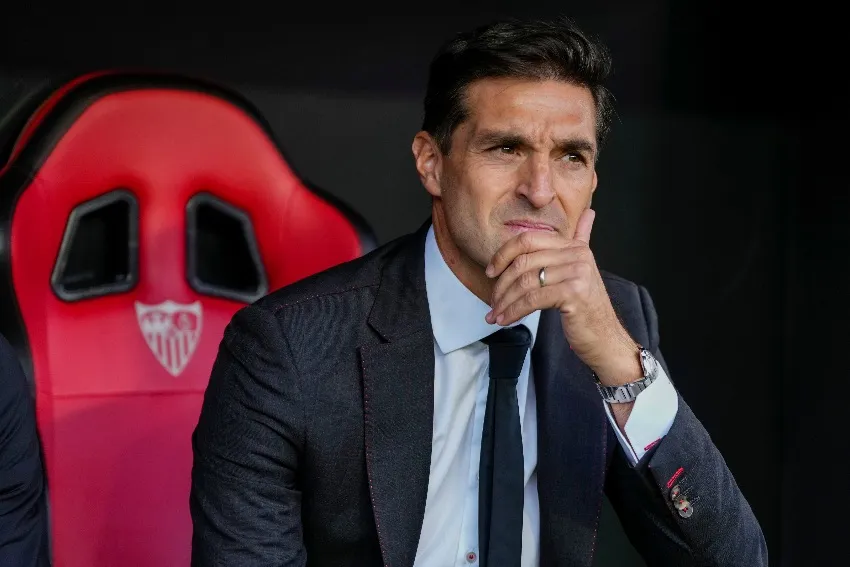 AP Diego Alonso en su debut como DT de Sevilla