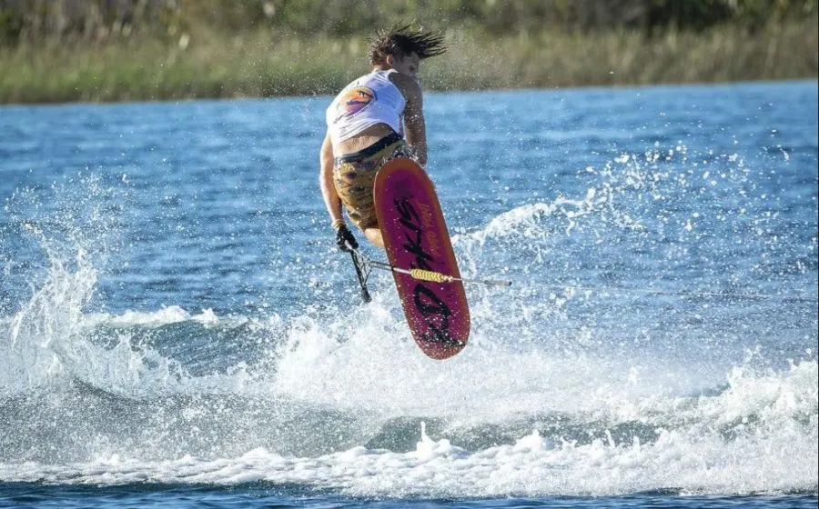 INSTAGRAM: @pato.font Pato Font se lleva el oro en esquí acuático