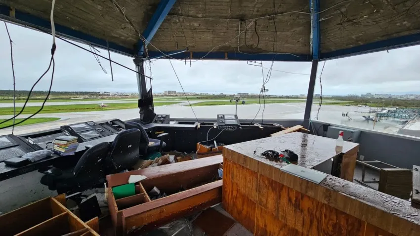 @xime_garmendia Desastres en el Aeropuerto de Acapulco por Otis