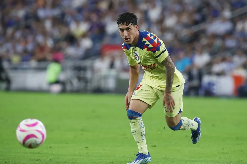 MEXSPORT Alejandro Zendejas en un partido de América