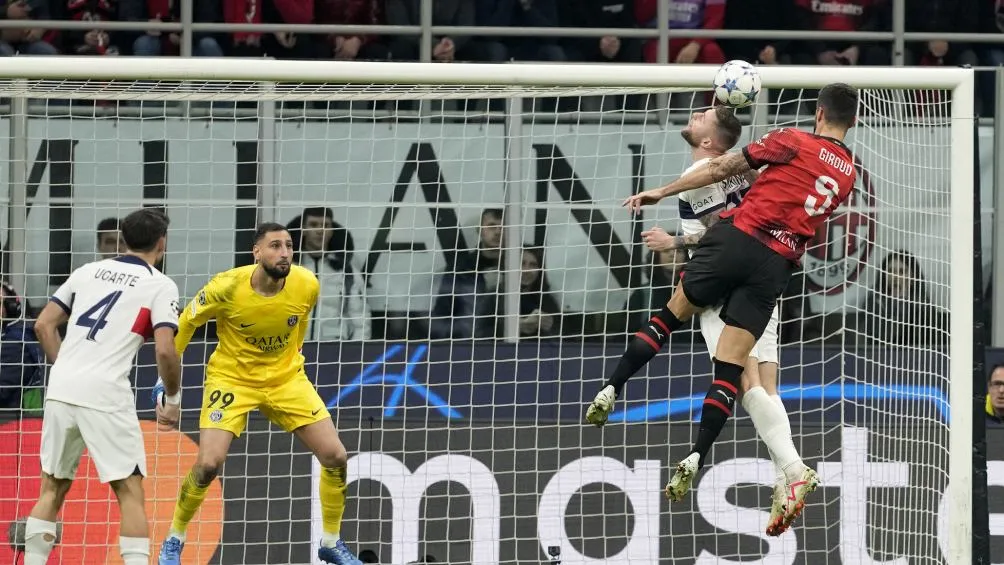 AP Giroud dio el triunfo con este cabezazo