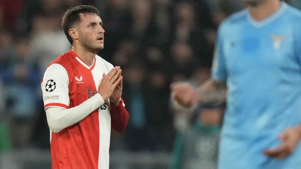 AP 'Santi' se lamenta en el juego ante los italianos