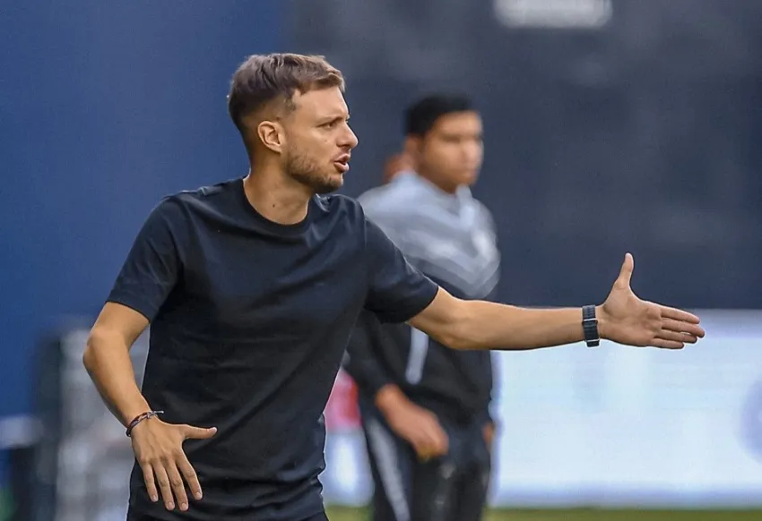 INSTAGRAM Martín Anselmi dirigiendo partido