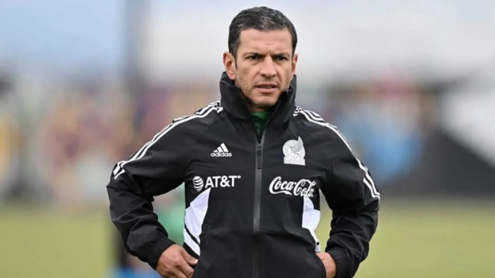 MEXSPORT Lozano en un entrenamiento con el Tri