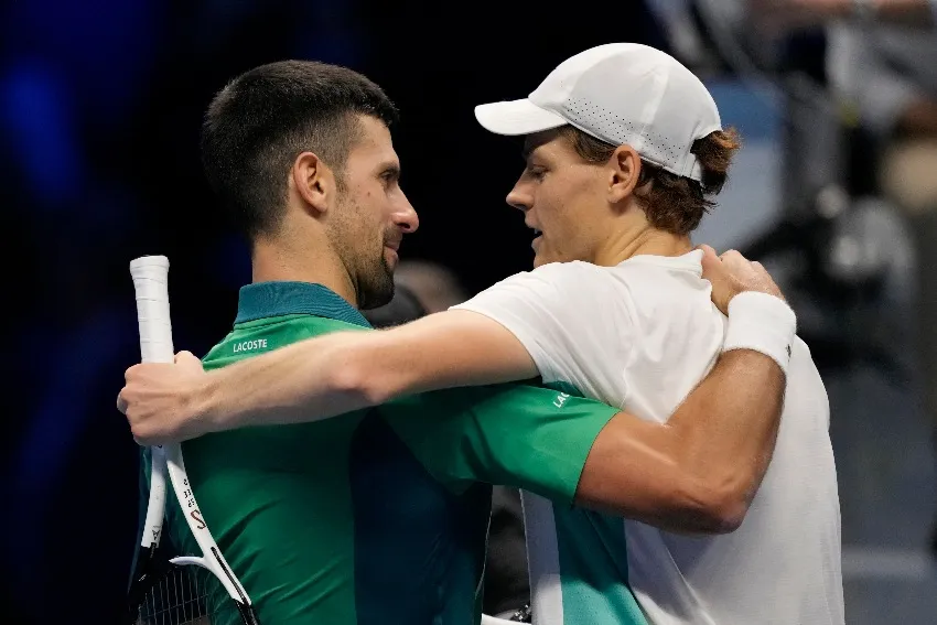 AP Nole cayó ante Jannik Sinner en Italia