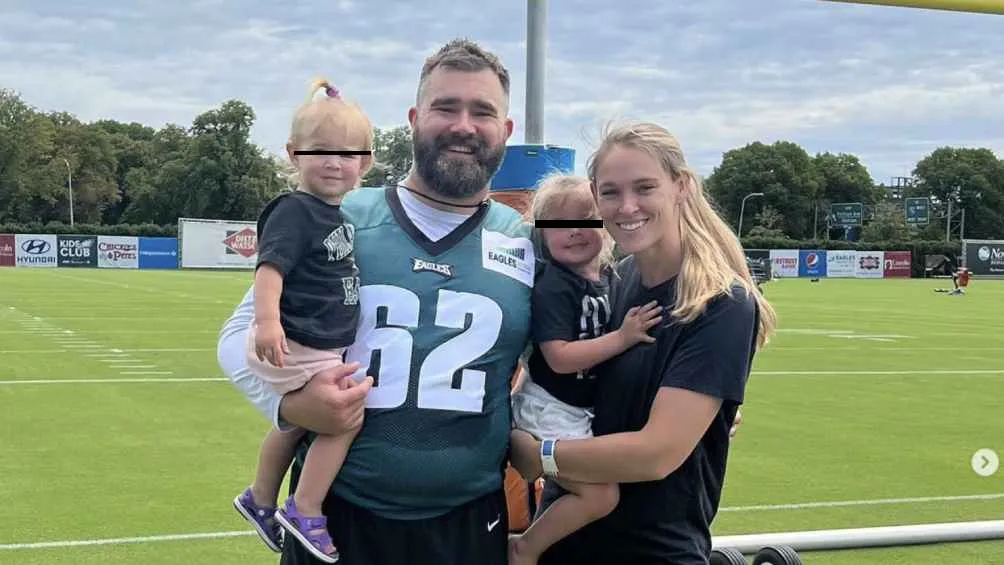 TWITTER @Eagles Jason y Kylie tienen tres hijas