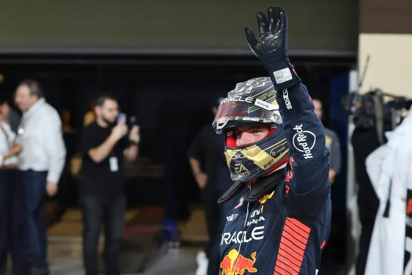 AP Verstappen, poleman en Yas Marina