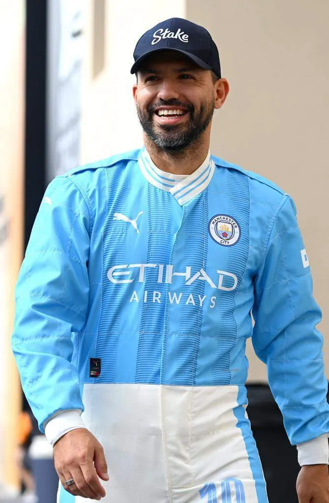 @F1 'Kun' Agüero llegó con un nomex del Manchester City