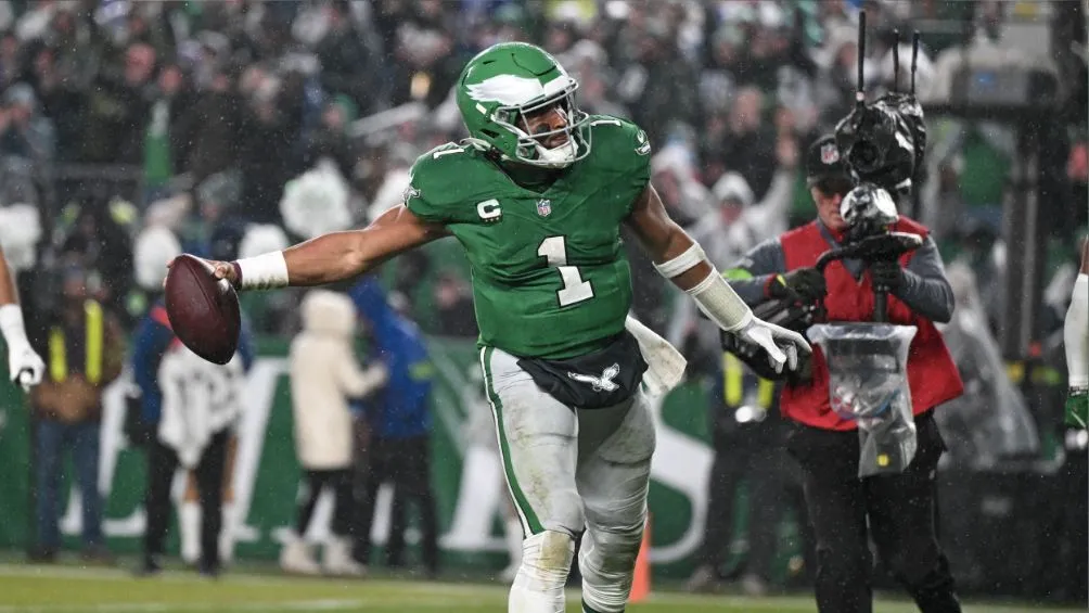 EAGLES.com Hurts celebra el touchdown del triunfo