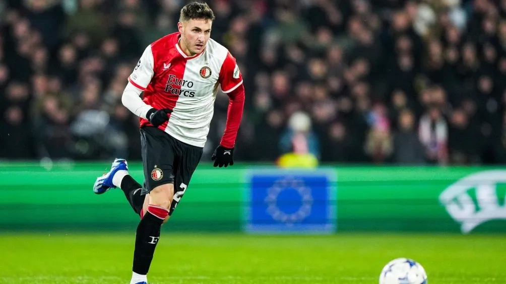 @Feyenoord Santiago Giménez convirtió un autogol para el 1-3 final