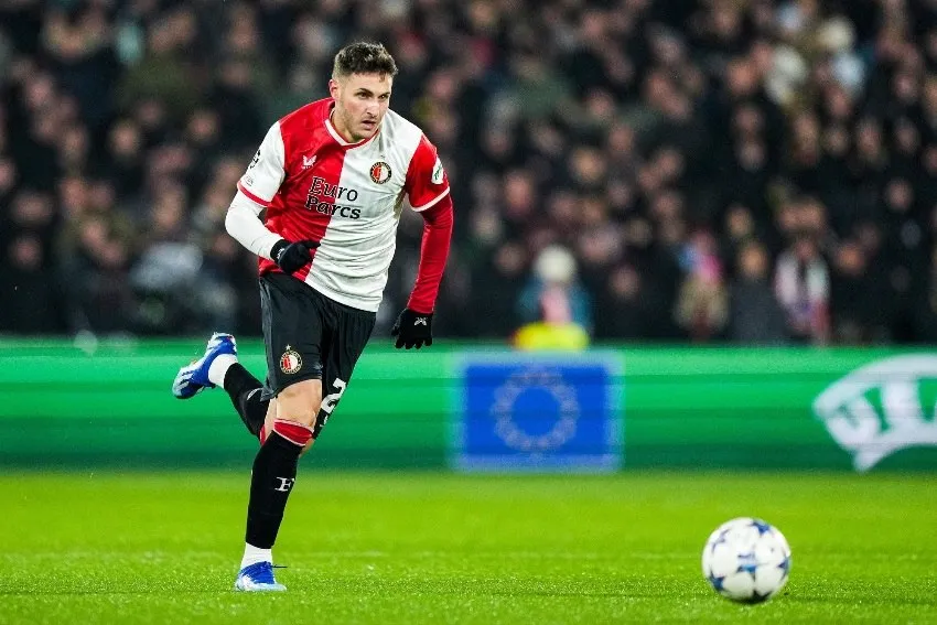 @Feyenoord Santi Giménez en la eliminación del Feyenoord de la Champions