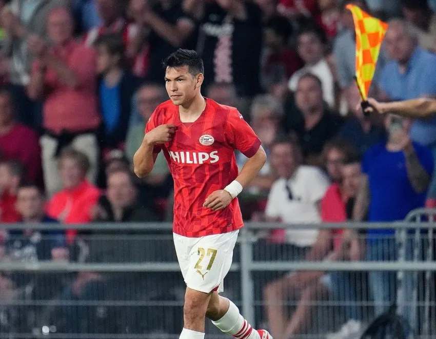 INSTAGRAM: @psv Lozano llegó con el equipo granjero