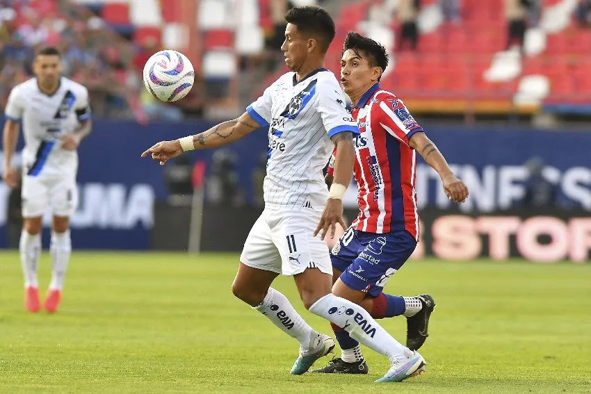 MEXSPORT Maxi Meza en el partido ante San Luis de la J1 del AP23