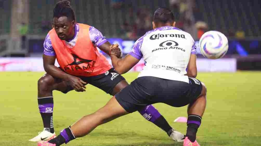 MEXSPORT Ake Loba en calentamiento con Mazatlán