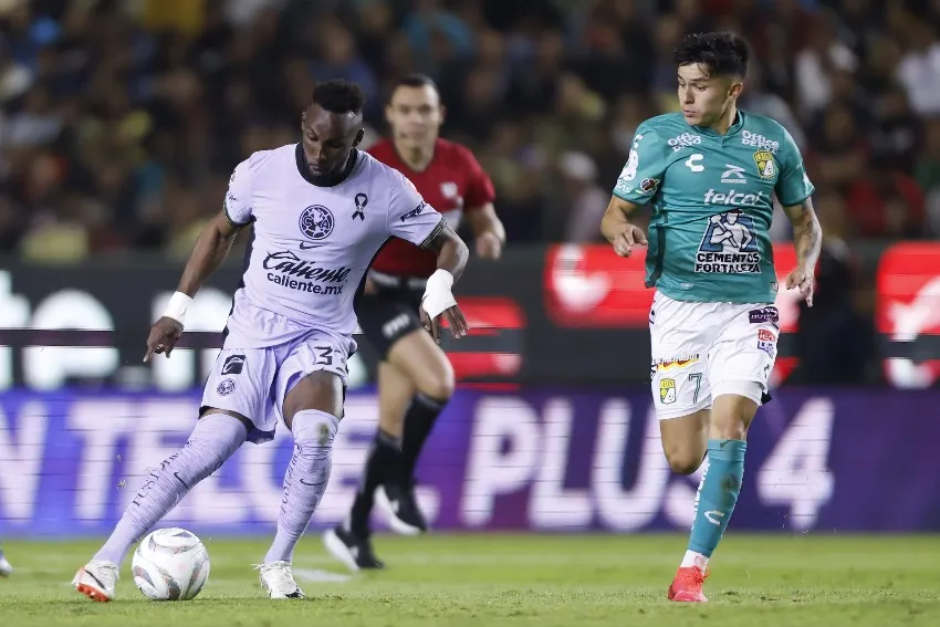 MEXSPORT Julián Quiñones en el partido ante León