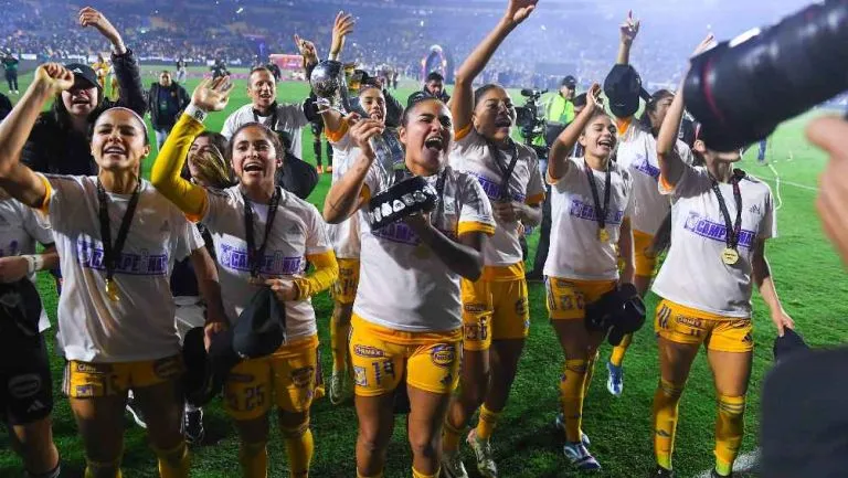 MEXSPORT Tigres Femenil festeja título del Apertura 2023