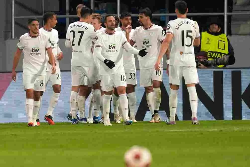 AP Los Hammers festejando la victoria