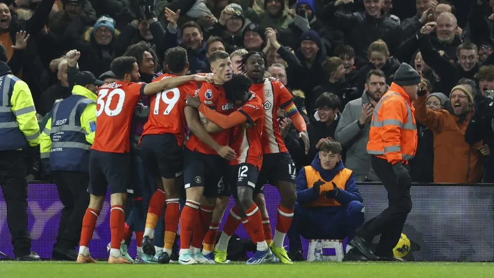 AP Luton tuvo la ventaja sólo unos minutos