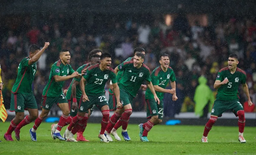 MEXSPORT Selección Mexicana actual en celebración de gol