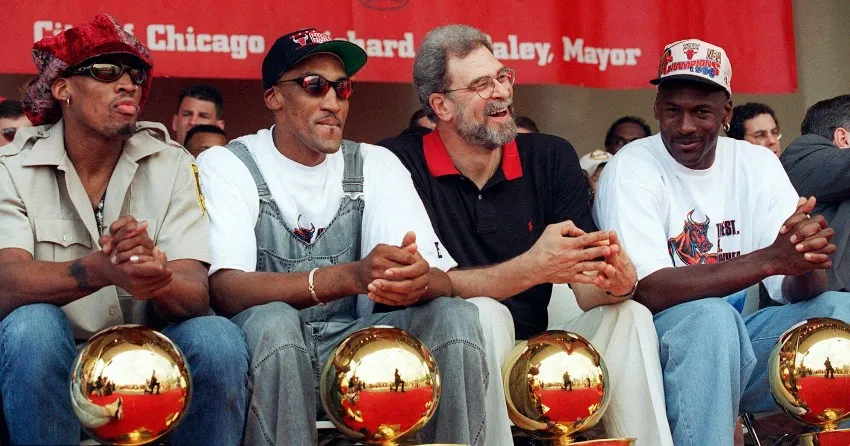 AP Michael Jordan encabeza primera generación de Anillo de Honor de los Bulls