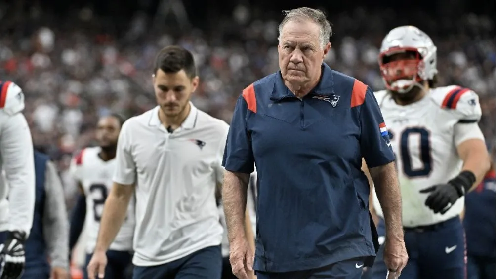 AP Belichick después de un partido con los Pats