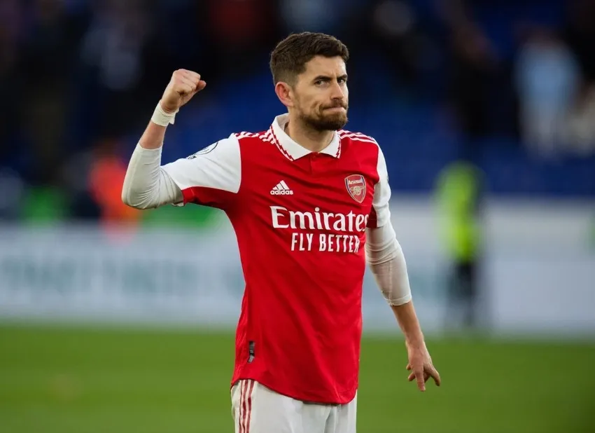 AP Jorginho, jugador del Arsenal, se comprometió a Catherine Harding