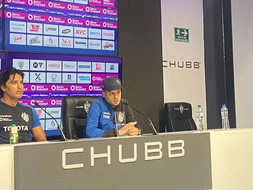 @IDV_EC Anselmi en conferencia de prensa