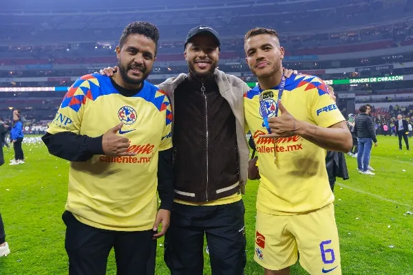 MEXSPORT Jonathan Dos Santos junto con sus hermanos