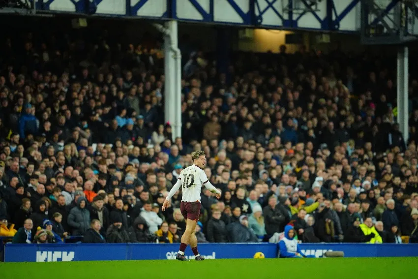 AP Jack Grealish fue víctima de un asalto en su casa