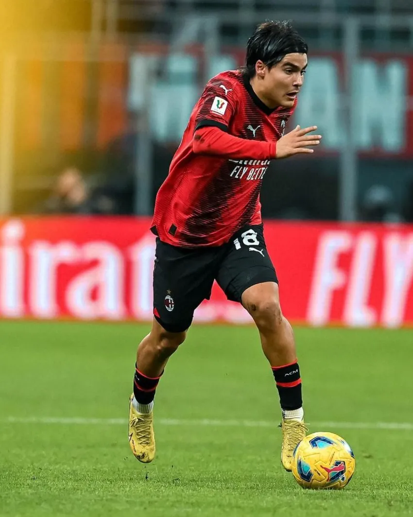 @lukaromero10 Luka Romero en un partido de Milan