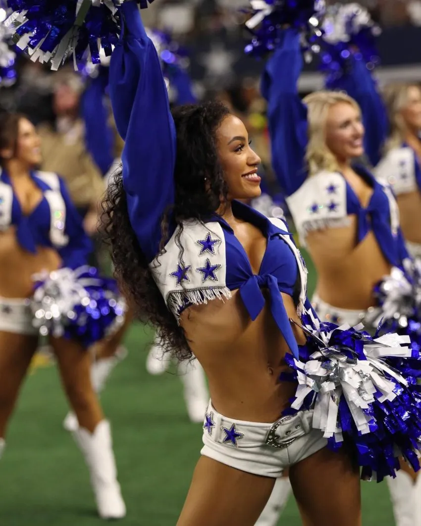 @darianlassiter Darian Lassiter, porrista de Dallas Cowboys