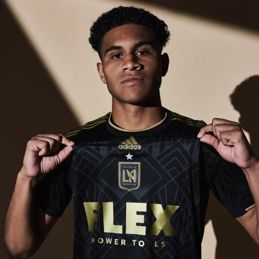 @antonioo_leone Tony Leone será nuevo defensa de Monterrey