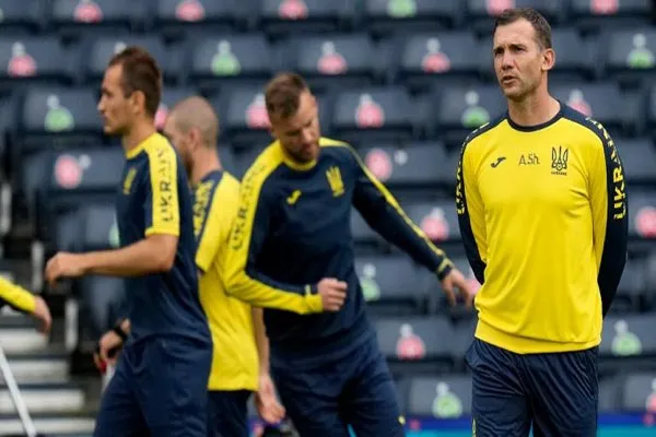 AP Shevchenko en un entrenamiento con Ucrania