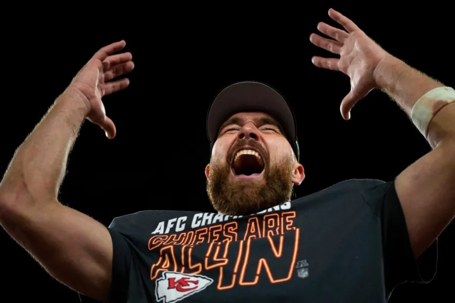 AP Travis Kelce tras avanzar nuevamente al Super Bowl